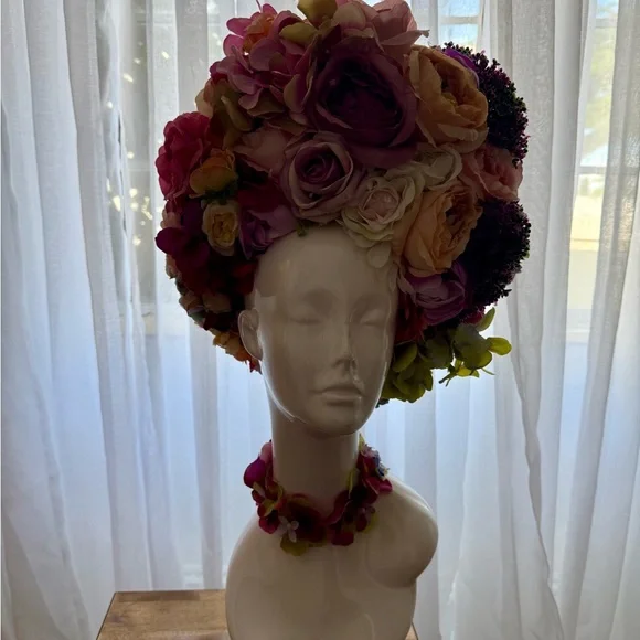 Floral Headpiece / Crown - Picture 4 of 6